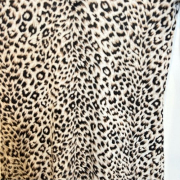 Leopard Print Animal Print Long Sleeve V-Neck Tee Shirt - Picture 2 of 3